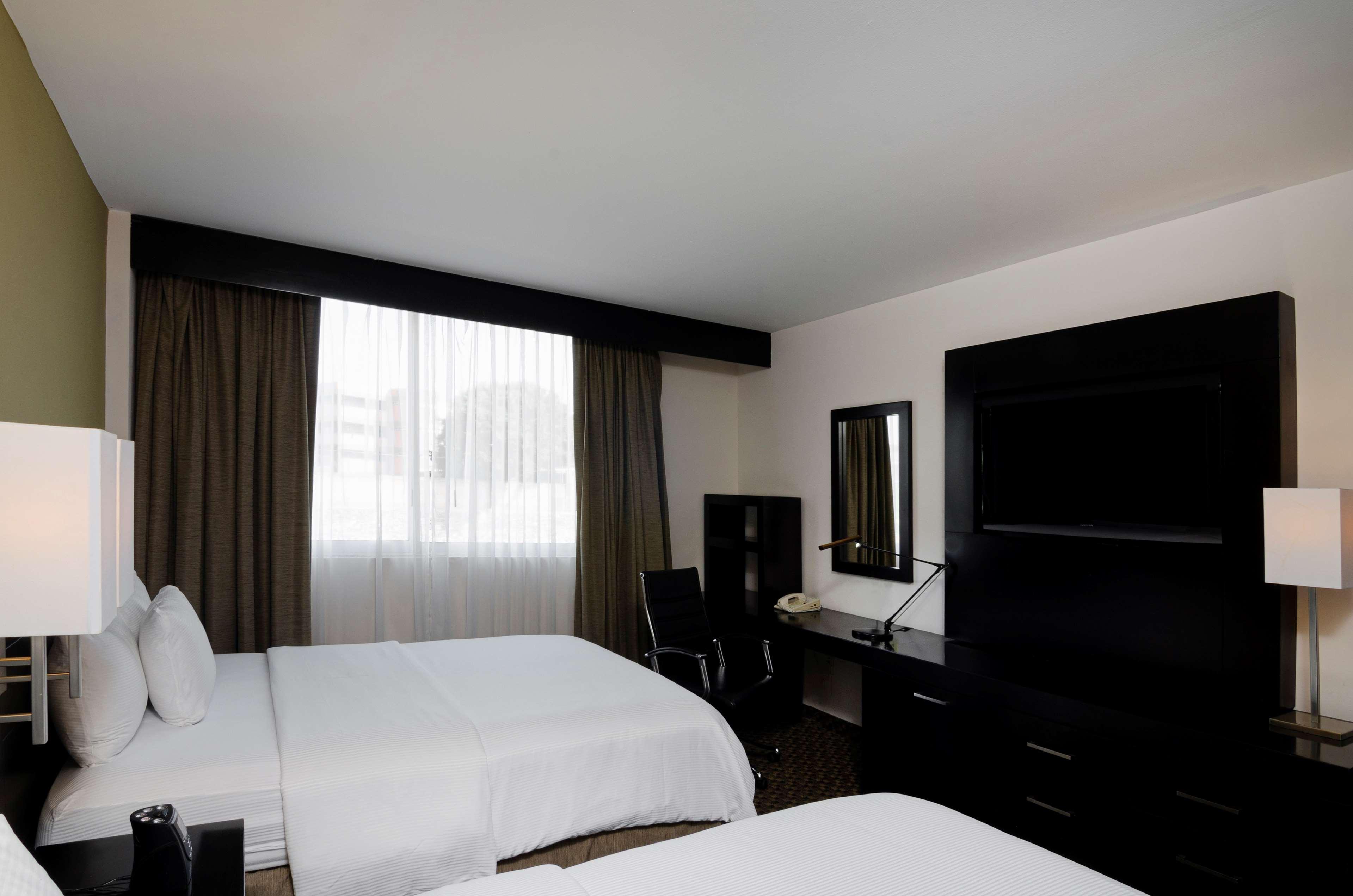 Doubletree By Hilton Queretaro Hotell Exteriör bild