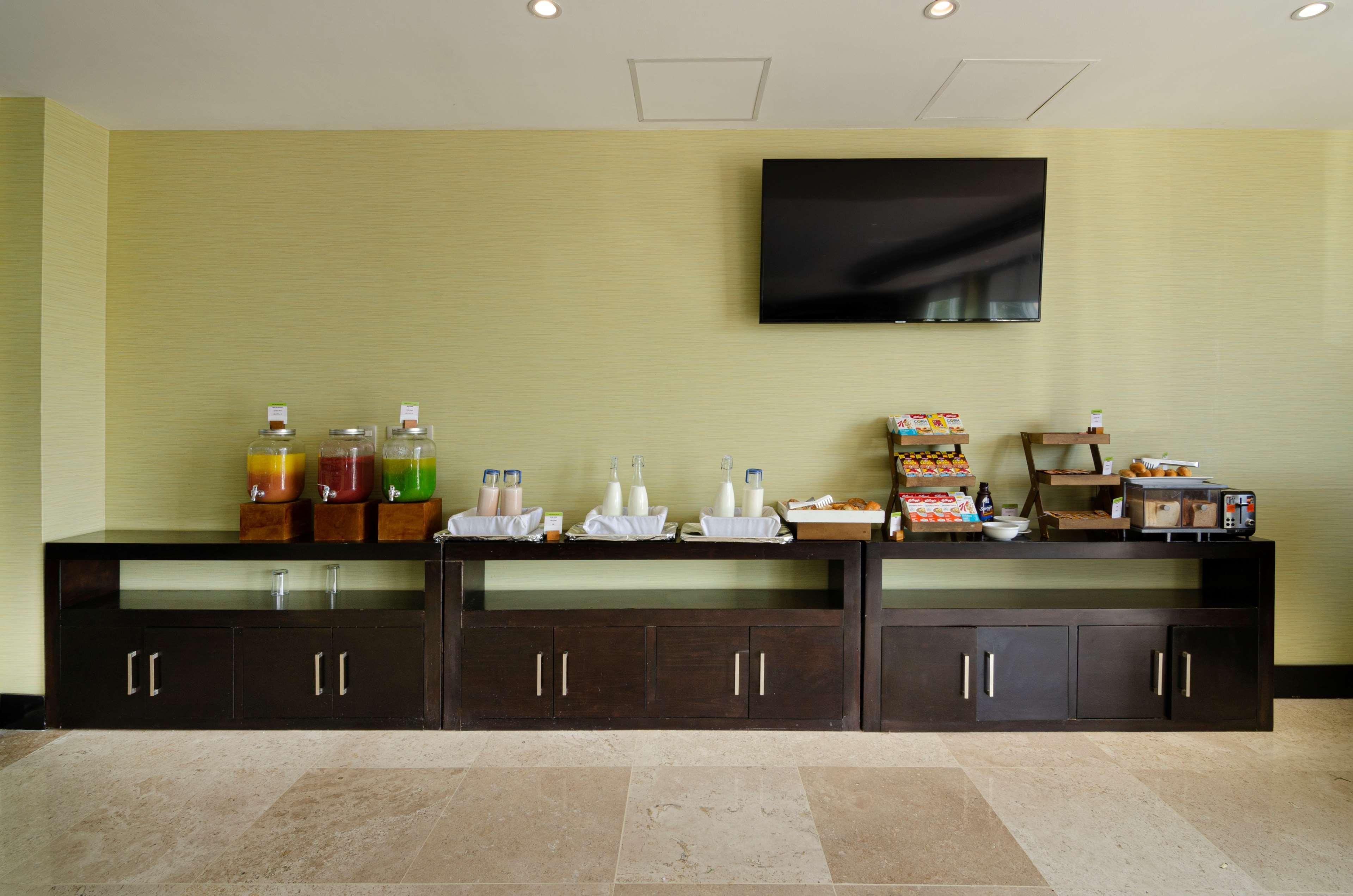 Doubletree By Hilton Queretaro Hotell Exteriör bild