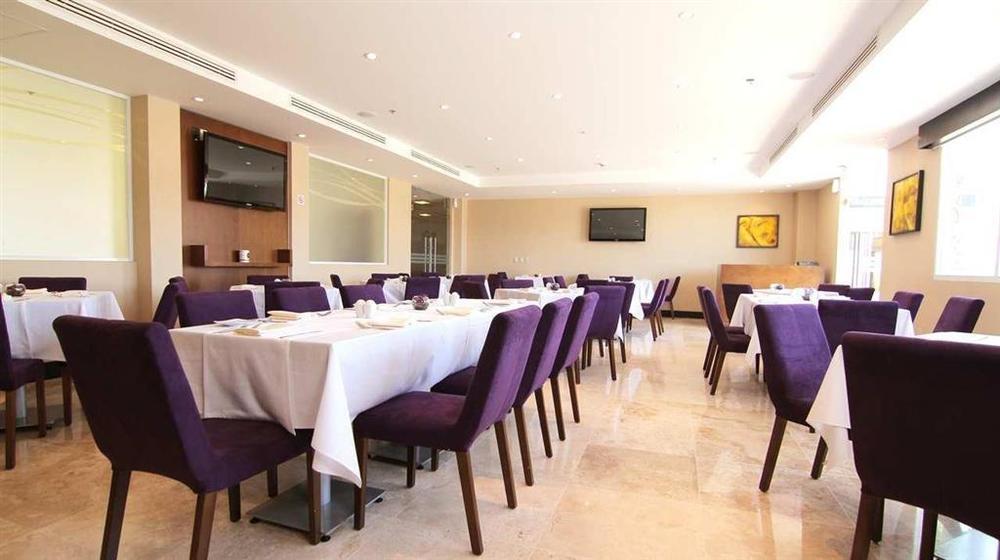 Doubletree By Hilton Queretaro Hotell Restaurang bild