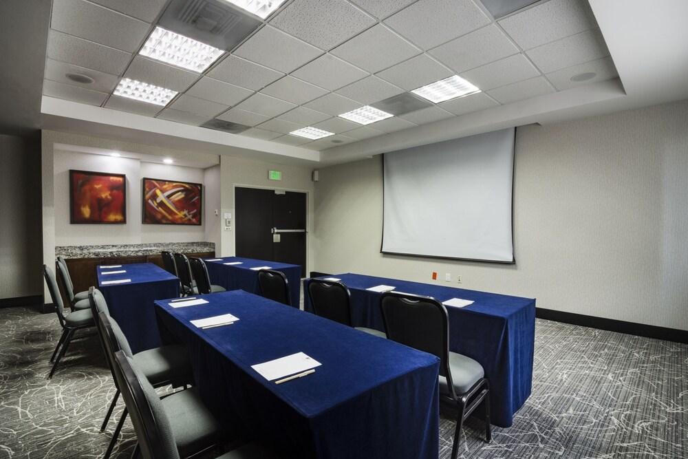 Doubletree By Hilton Queretaro Hotell Exteriör bild
