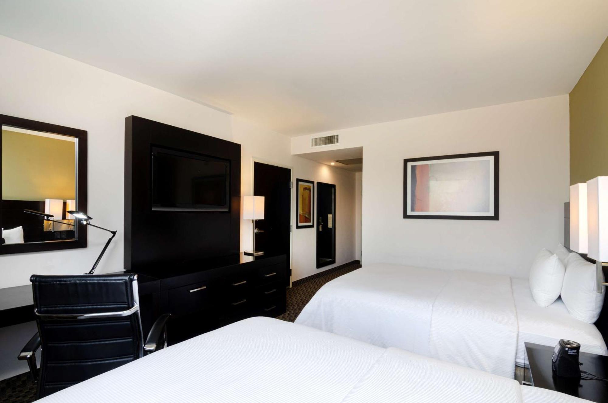 Doubletree By Hilton Queretaro Hotell Exteriör bild