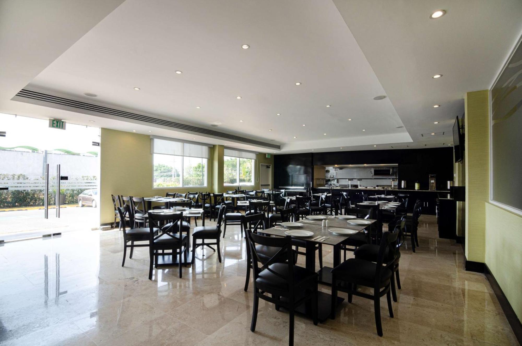 Doubletree By Hilton Queretaro Hotell Exteriör bild