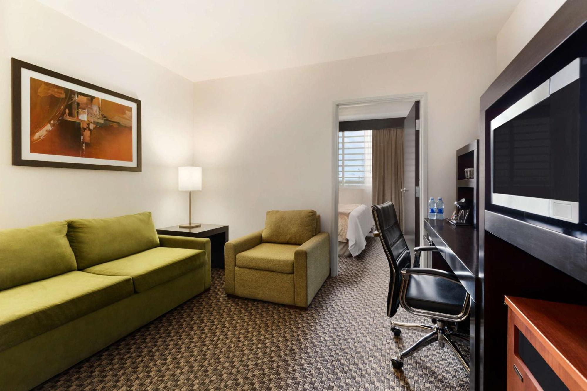 Doubletree By Hilton Queretaro Hotell Exteriör bild