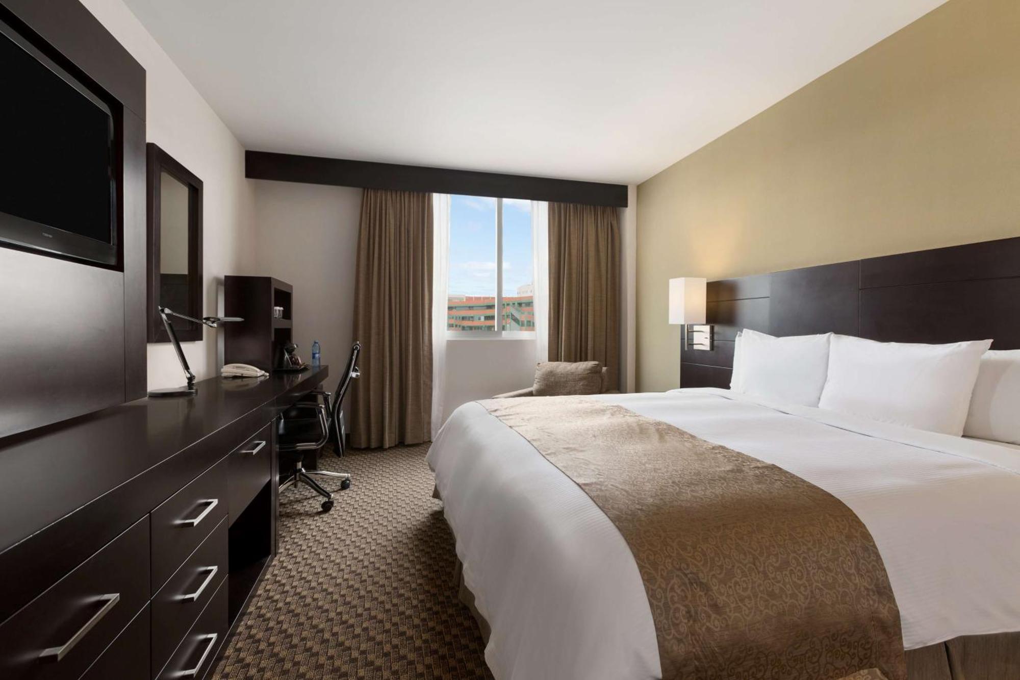 Doubletree By Hilton Queretaro Hotell Exteriör bild