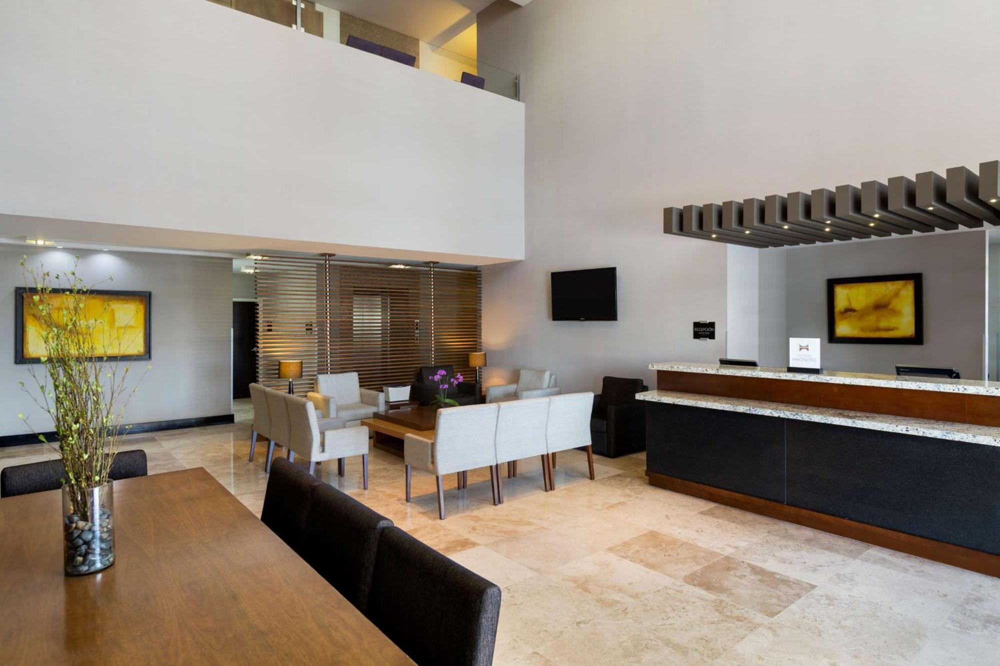 Doubletree By Hilton Queretaro Hotell Exteriör bild