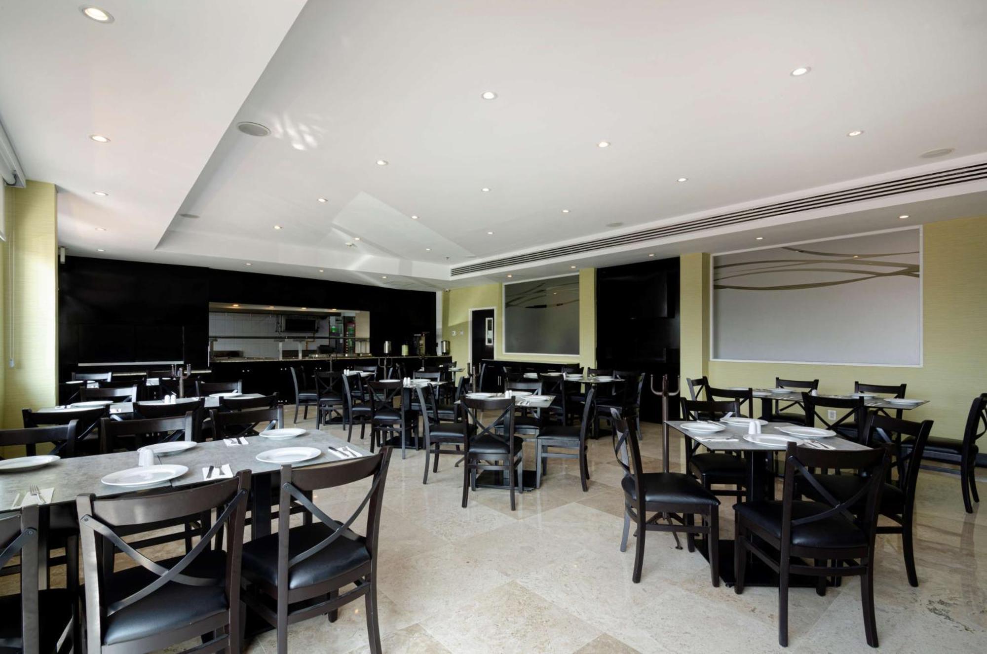 Doubletree By Hilton Queretaro Hotell Exteriör bild