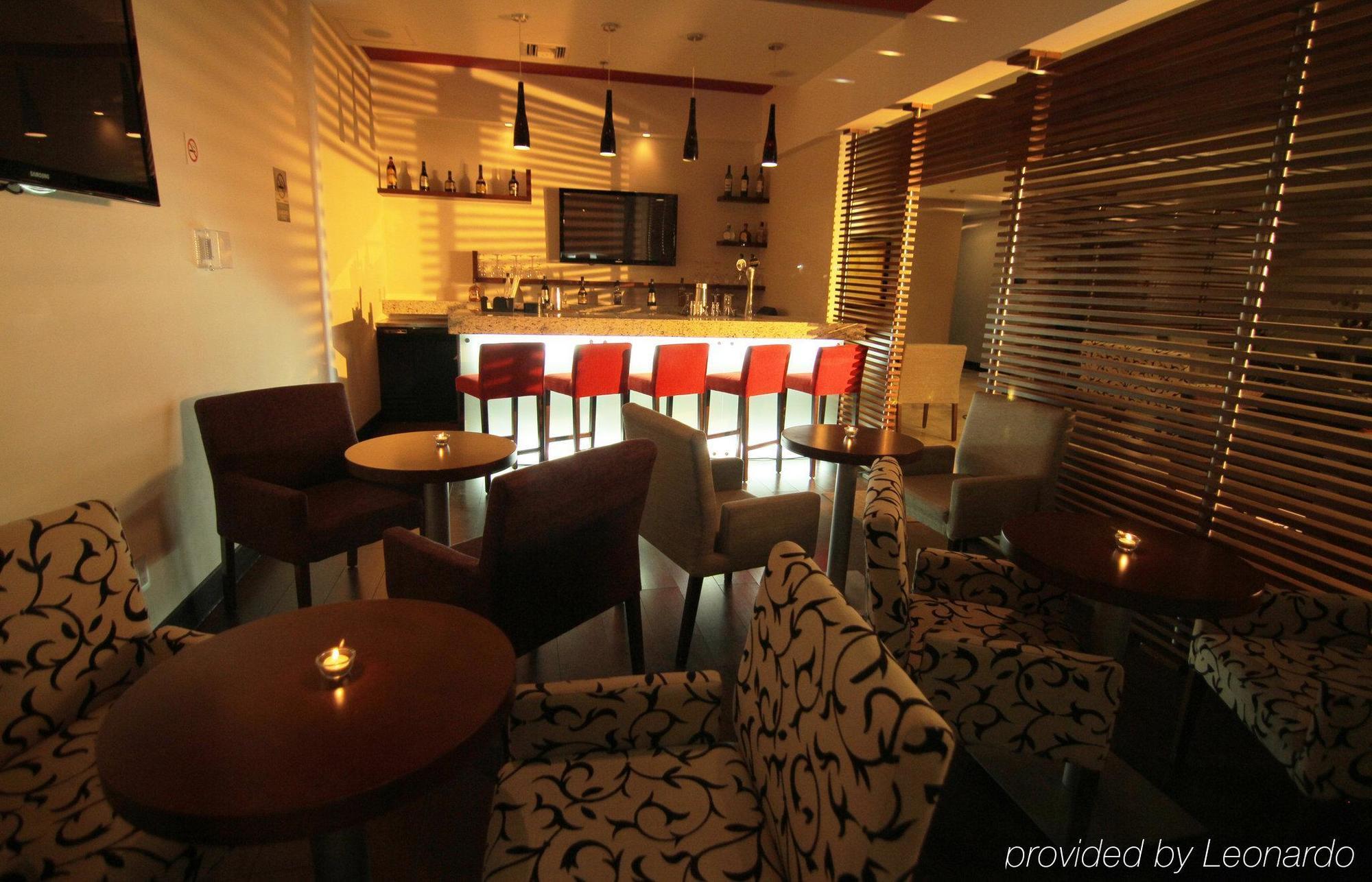 Doubletree By Hilton Queretaro Hotell Exteriör bild