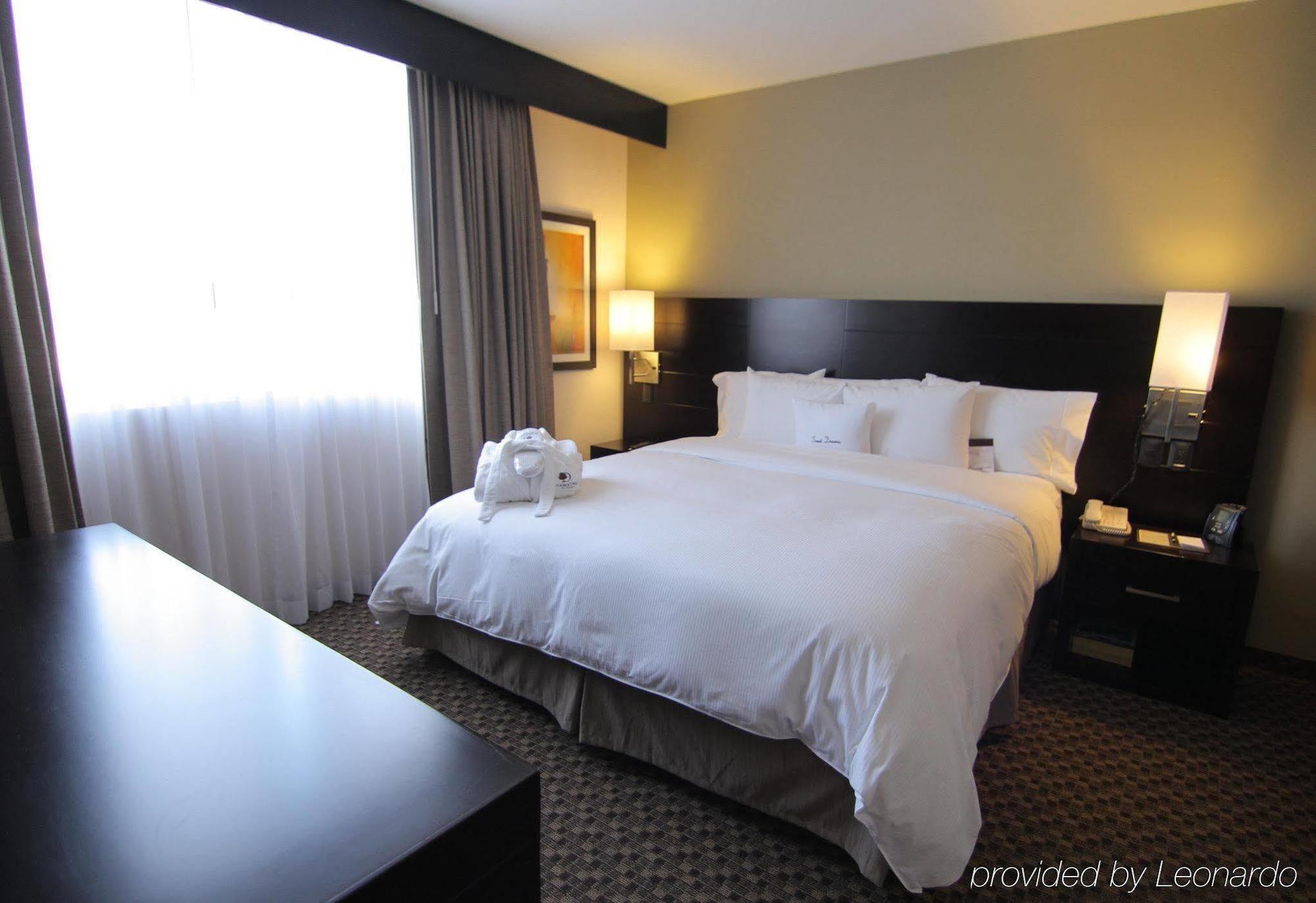 Doubletree By Hilton Queretaro Hotell Exteriör bild