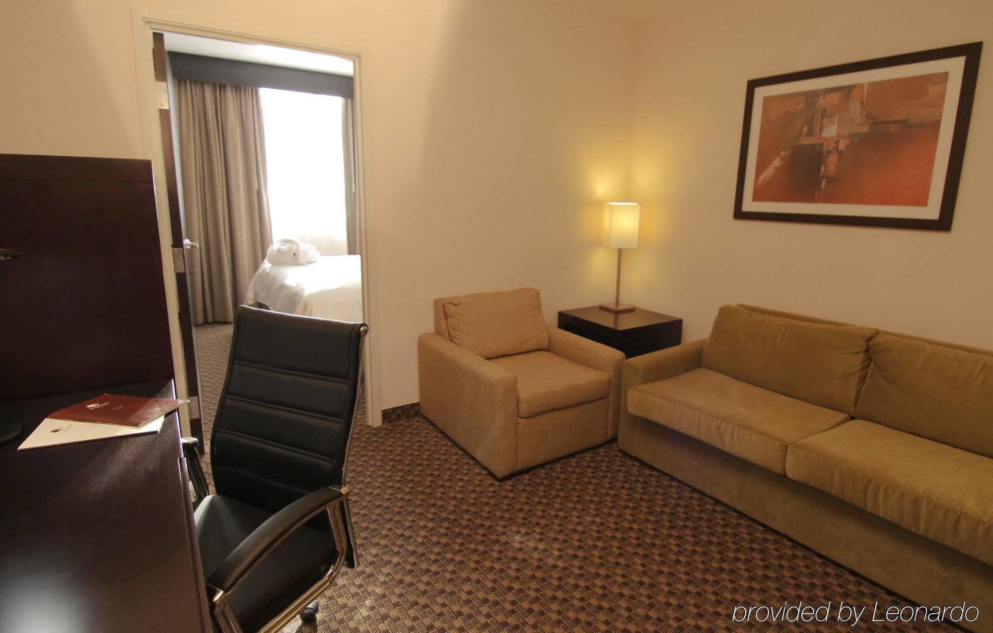 Doubletree By Hilton Queretaro Hotell Exteriör bild