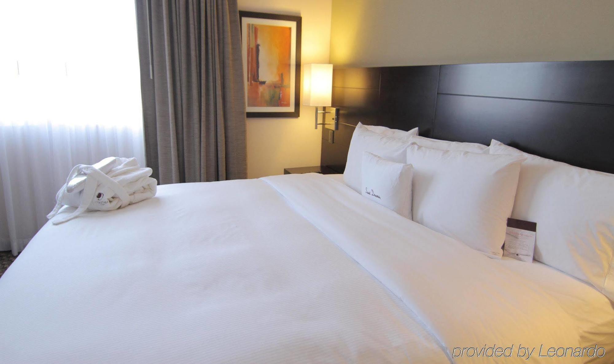 Doubletree By Hilton Queretaro Hotell Exteriör bild